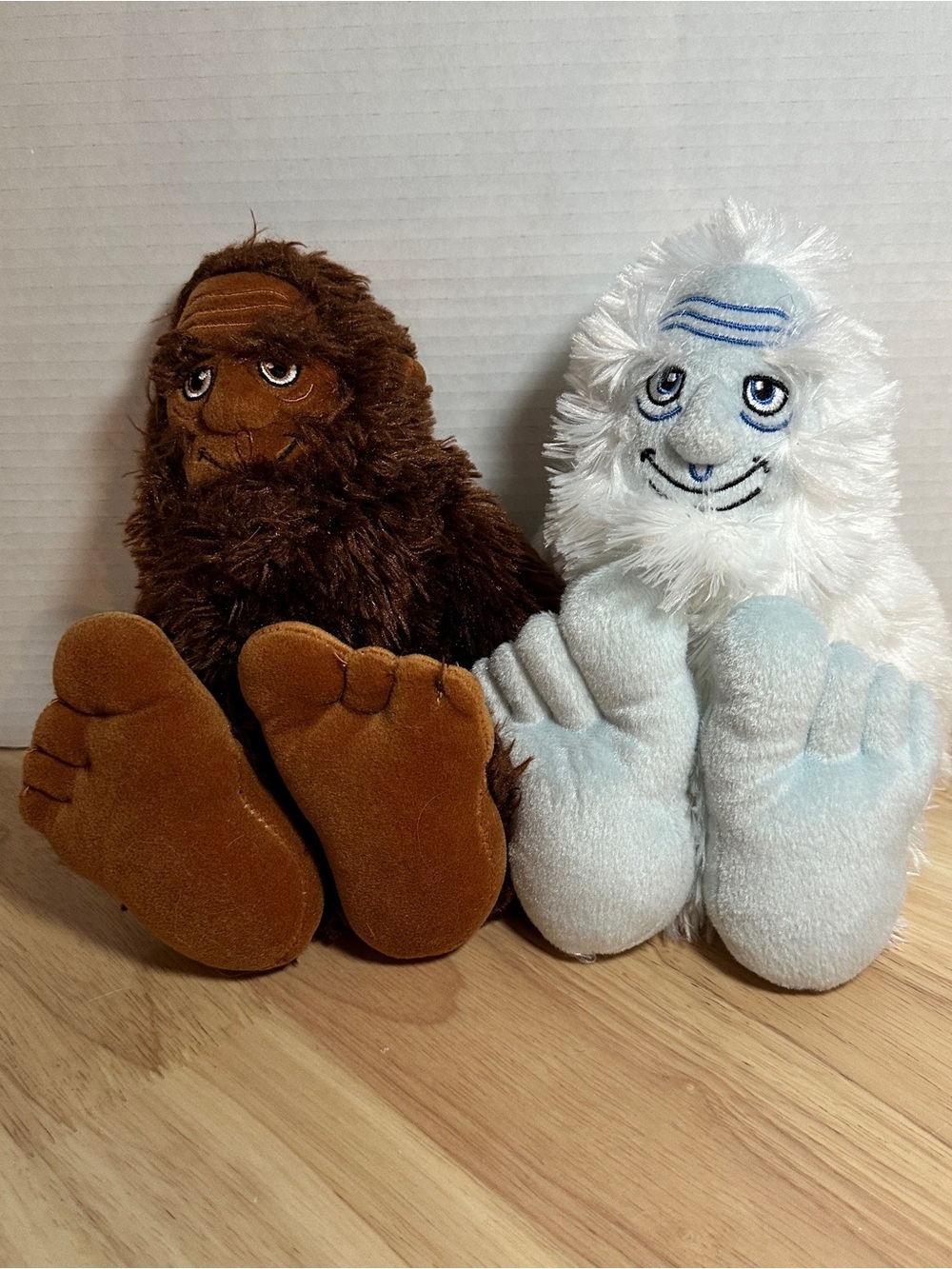 Stuffed Animal House Snowsquatch Yeti Sasquatch Big Foot